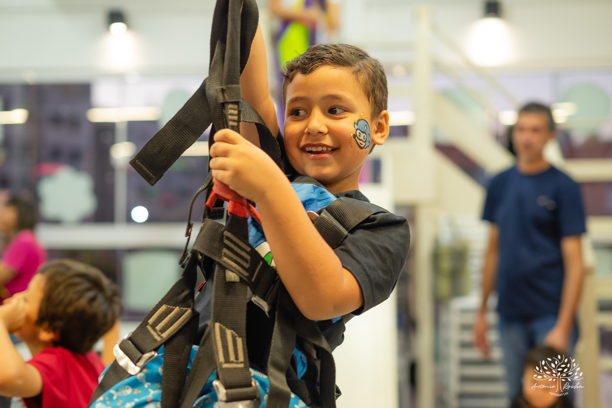 Fotografia de infância - Aniversário infantil - 5 anos do Miguel - Fotografia de festa - Registro fotográfico - Fotógrafo profissional – Sonic - Confiança e carinho - Fotografia espontânea - Celebração especial - Antonio Rocha Fotografias - Pelotas