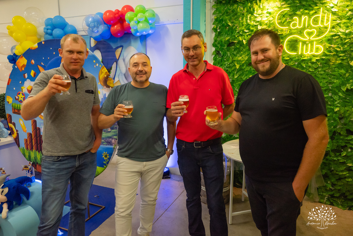 Fotografia de infância - Aniversário infantil - 5 anos do Miguel - Fotografia de festa - Registro fotográfico - Fotógrafo profissional – Sonic - Confiança e carinho - Fotografia espontânea - Celebração especial - Antonio Rocha Fotografias - Pelotas