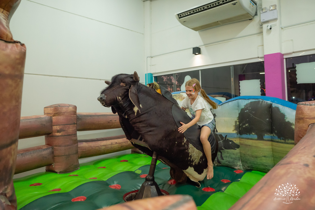Fotografia de infância - Aniversário infantil - 5 anos do Miguel - Fotografia de festa - Registro fotográfico - Fotógrafo profissional – Sonic - Confiança e carinho - Fotografia espontânea - Celebração especial - Antonio Rocha Fotografias - Pelotas