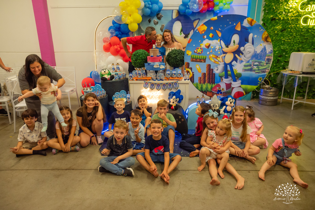 Fotografia de infância - Aniversário infantil - 5 anos do Miguel - Fotografia de festa - Registro fotográfico - Fotógrafo profissional – Sonic - Confiança e carinho - Fotografia espontânea - Celebração especial - Antonio Rocha Fotografias - Pelotas