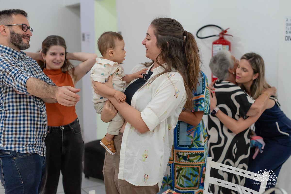 primeiro aninho - fotografia infantil - festa de aniversário - memórias especiais - registro fotográfico - fotógrafo profissional - celebração em família - fotos emocionantes - aniversário do Henrique - Antonio Rocha Fotografias - Pelotas - Circo