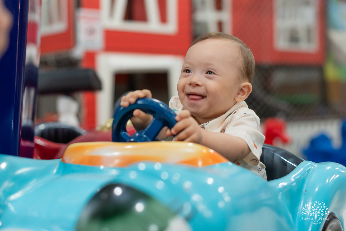 primeiro aninho - fotografia infantil - festa de aniversário - memórias especiais - registro fotográfico - fotógrafo profissional - celebração em família - fotos emocionantes - aniversário do Henrique - Antonio Rocha Fotografias - Pelotas - Circo
