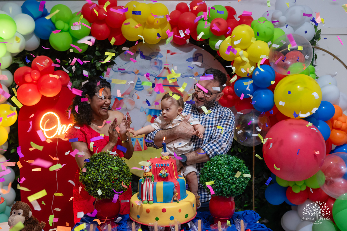primeiro aninho - fotografia infantil - festa de aniversário - memórias especiais - registro fotográfico - fotógrafo profissional - celebração em família - fotos emocionantes - aniversário do Henrique - Antonio Rocha Fotografias - Pelotas - Circo