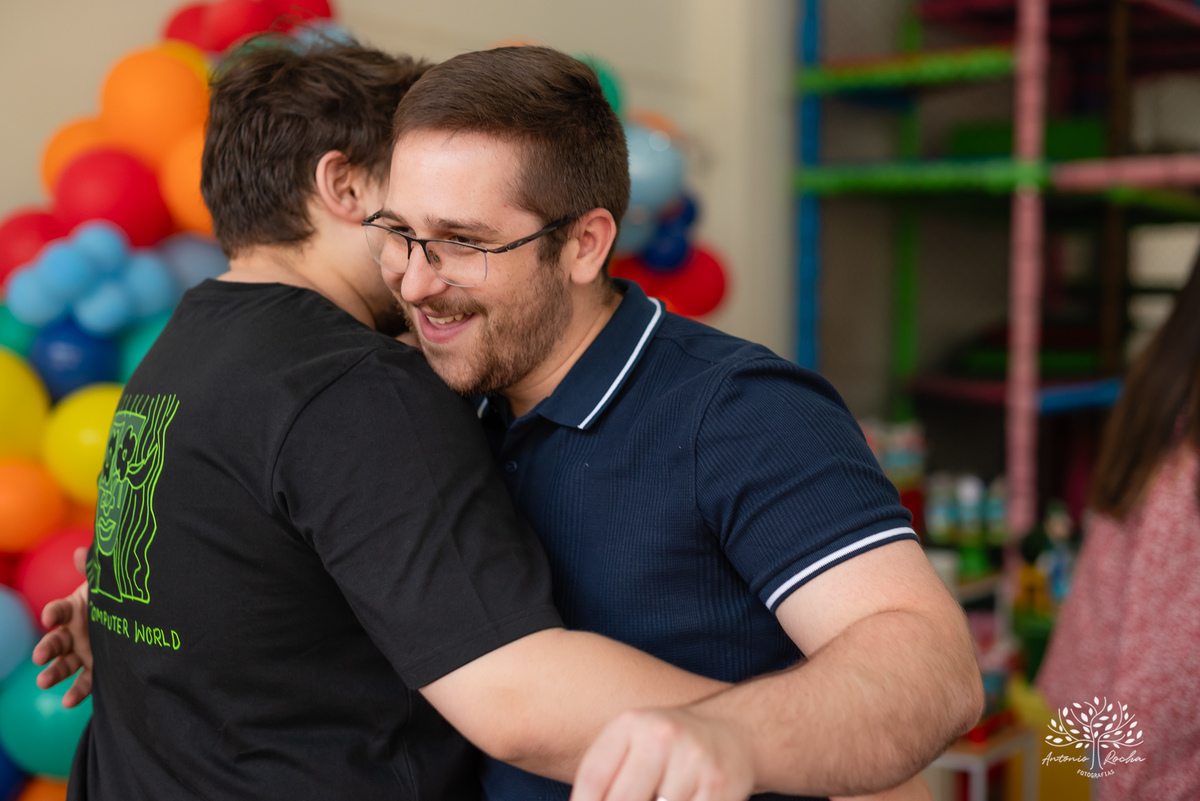 primeiro aniversário - festa infantil - celebração - decoração temática - bolo de aniversário - curiosidade infantil - brincadeiras - criança feliz - emoção - fotos de aniversário - energia infantil - Pelotas – Candy Club – Antonio Rocha Fotografias