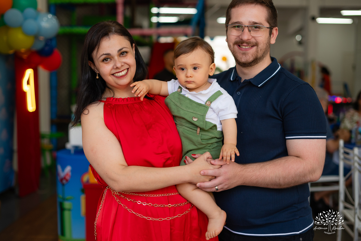 primeiro aniversário - festa infantil - celebração - decoração temática - bolo de aniversário - curiosidade infantil - brincadeiras - criança feliz - emoção - fotos de aniversário - energia infantil - Pelotas – Candy Club – Antonio Rocha Fotografias