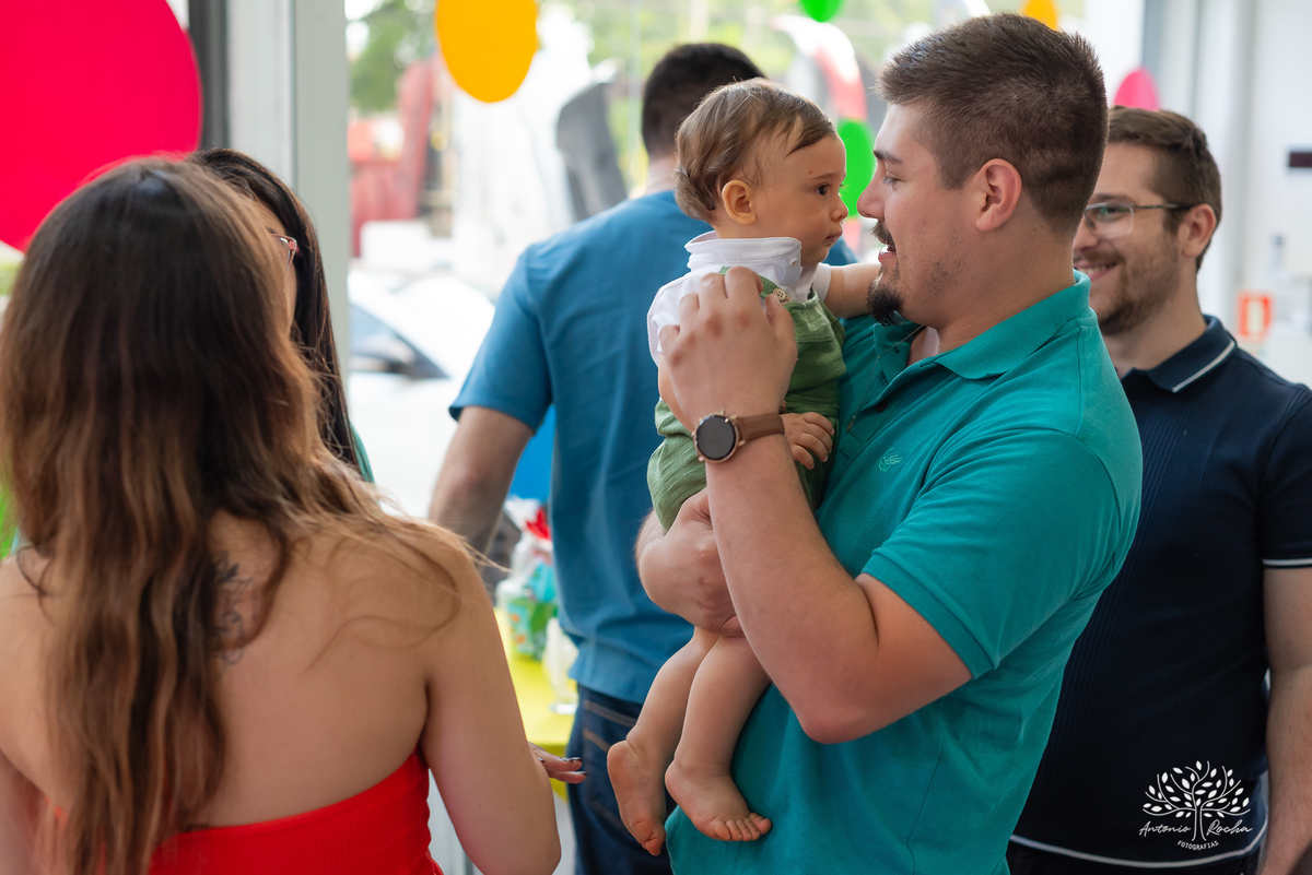primeiro aniversário - festa infantil - celebração - decoração temática - bolo de aniversário - curiosidade infantil - brincadeiras - criança feliz - emoção - fotos de aniversário - energia infantil - Pelotas – Candy Club – Antonio Rocha Fotografias
