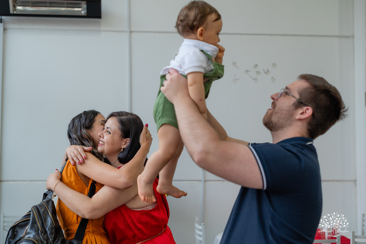 primeiro aniversário - festa infantil - celebração - decoração temática - bolo de aniversário - curiosidade infantil - brincadeiras - criança feliz - emoção - fotos de aniversário - energia infantil - Pelotas – Candy Club – Antonio Rocha Fotografias