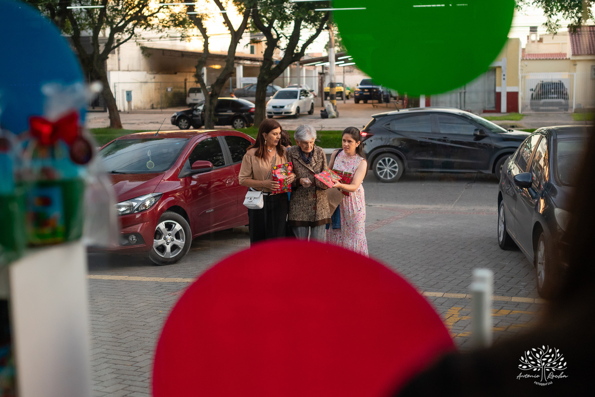 primeiro aniversário - festa infantil - celebração - decoração temática - bolo de aniversário - curiosidade infantil - brincadeiras - criança feliz - emoção - fotos de aniversário - energia infantil - Pelotas – Candy Club – Antonio Rocha Fotografias