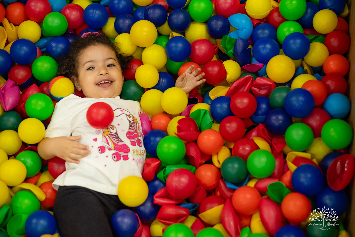 primeiro aniversário - festa infantil - celebração - decoração temática - bolo de aniversário - curiosidade infantil - brincadeiras - criança feliz - emoção - fotos de aniversário - energia infantil - Pelotas – Candy Club – Antonio Rocha Fotografias