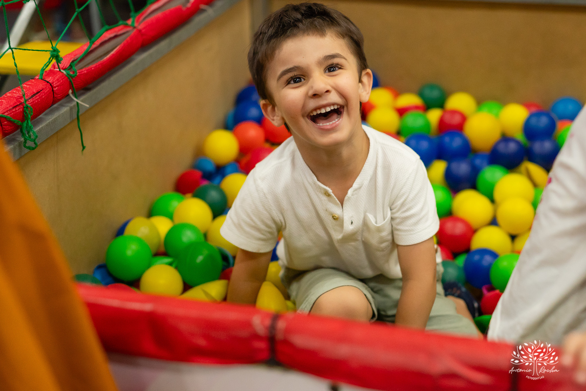 primeiro aniversário - festa infantil - celebração - decoração temática - bolo de aniversário - curiosidade infantil - brincadeiras - criança feliz - emoção - fotos de aniversário - energia infantil - Pelotas – Candy Club – Antonio Rocha Fotografias