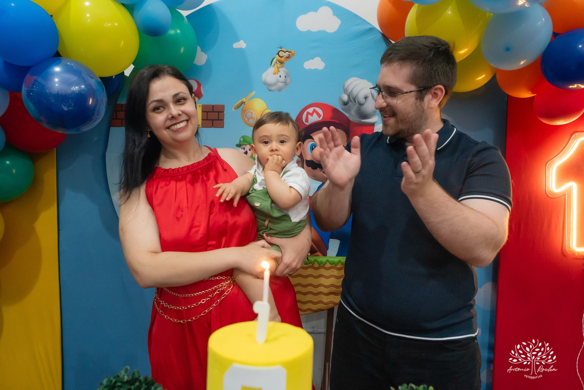 primeiro aniversário - festa infantil - celebração - decoração temática - bolo de aniversário - curiosidade infantil - brincadeiras - criança feliz - emoção - fotos de aniversário - energia infantil - Pelotas – Candy Club – Antonio Rocha Fotografias