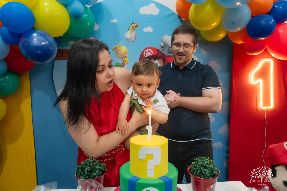 primeiro aniversário - festa infantil - celebração - decoração temática - bolo de aniversário - curiosidade infantil - brincadeiras - criança feliz - emoção - fotos de aniversário - energia infantil - Pelotas – Candy Club – Antonio Rocha Fotografias