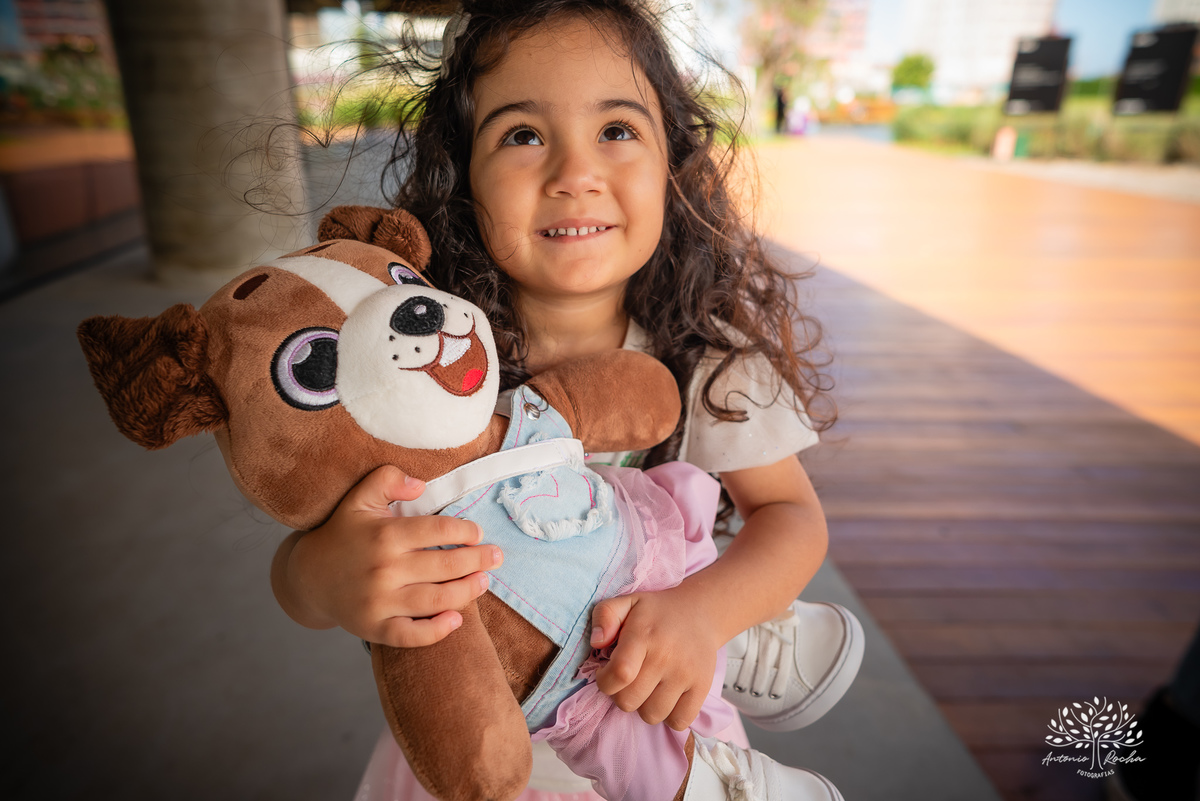 ensaio infantil - fotografia de família - aniversário de 4 anos - ensaio externo - registro de infância - fotógrafo profissional - ar livre - fotos espontâneas - memórias da infância - ensaio com luz natural - Antonio Rocha Fotografias – Pelotas – Una