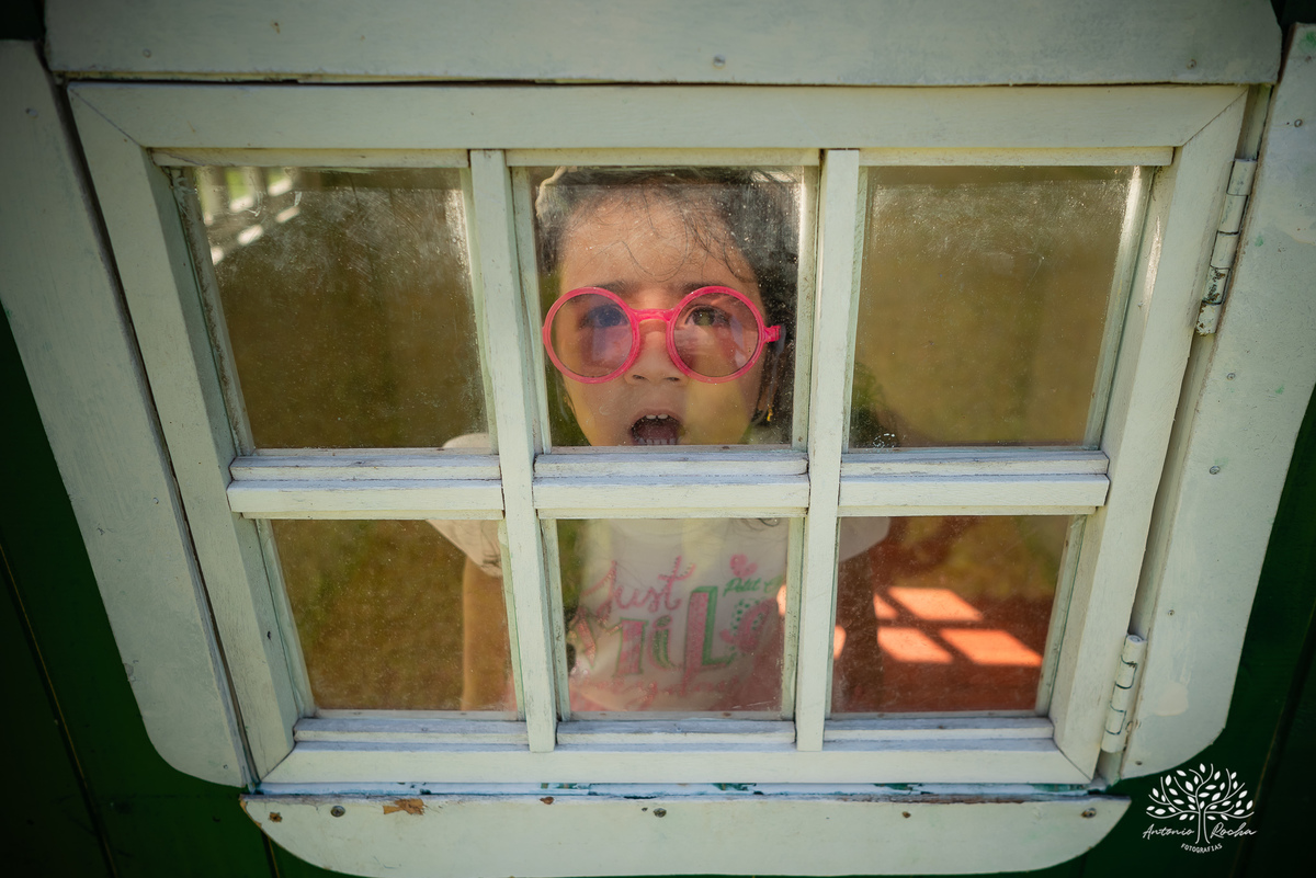 ensaio infantil - fotografia de família - aniversário de 4 anos - ensaio externo - registro de infância - fotógrafo profissional - ar livre - fotos espontâneas - memórias da infância - ensaio com luz natural - Antonio Rocha Fotografias – Pelotas – Una