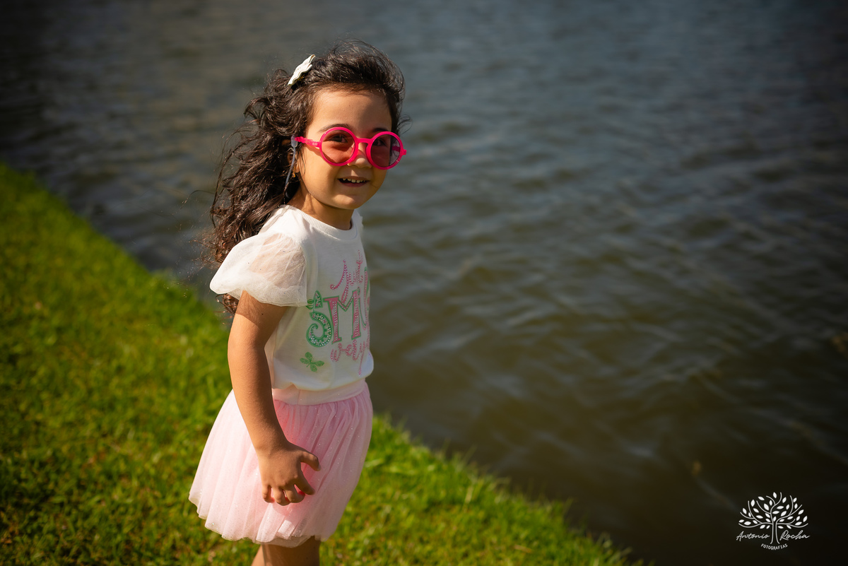 ensaio infantil - fotografia de família - aniversário de 4 anos - ensaio externo - registro de infância - fotógrafo profissional - ar livre - fotos espontâneas - memórias da infância - ensaio com luz natural - Antonio Rocha Fotografias – Pelotas – Una