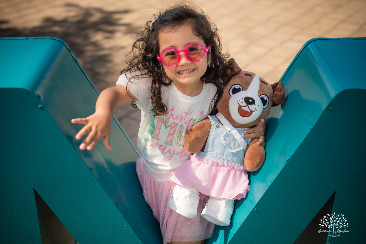ensaio infantil - fotografia de família - aniversário de 4 anos - ensaio externo - registro de infância - fotógrafo profissional - ar livre - fotos espontâneas - memórias da infância - ensaio com luz natural - Antonio Rocha Fotografias – Pelotas – Una