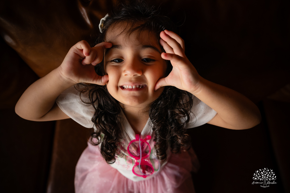 ensaio infantil - fotografia de família - aniversário de 4 anos - ensaio externo - registro de infância - fotógrafo profissional - ar livre - fotos espontâneas - memórias da infância - ensaio com luz natural - Antonio Rocha Fotografias – Pelotas – Una