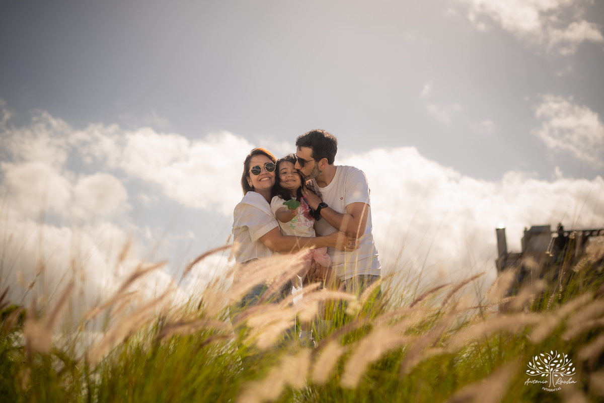 ensaio infantil - fotografia de família - aniversário de 4 anos - ensaio externo - registro de infância - fotógrafo profissional - ar livre - fotos espontâneas - memórias da infância - ensaio com luz natural - Antonio Rocha Fotografias – Pelotas – Una