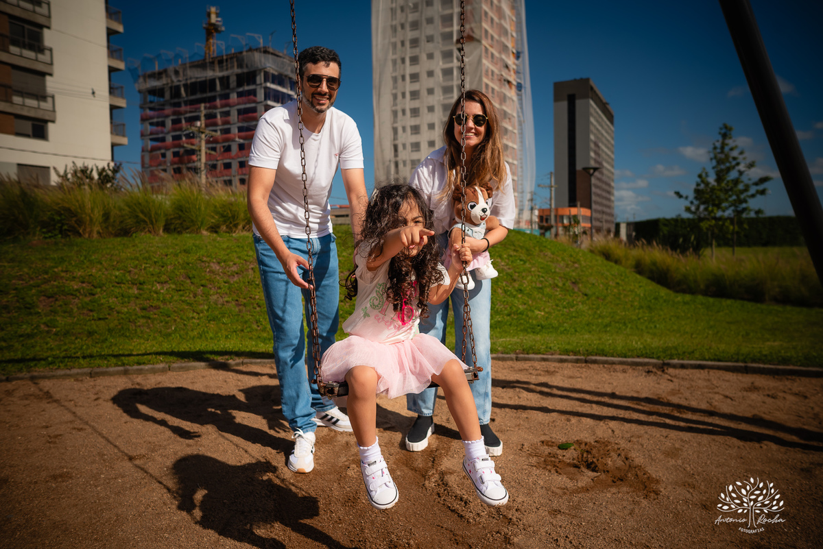 ensaio infantil - fotografia de família - aniversário de 4 anos - ensaio externo - registro de infância - fotógrafo profissional - ar livre - fotos espontâneas - memórias da infância - ensaio com luz natural - Antonio Rocha Fotografias – Pelotas – Una