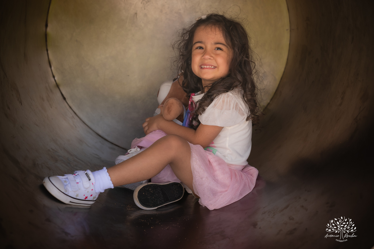 ensaio infantil - fotografia de família - aniversário de 4 anos - ensaio externo - registro de infância - fotógrafo profissional - ar livre - fotos espontâneas - memórias da infância - ensaio com luz natural - Antonio Rocha Fotografias – Pelotas – Una