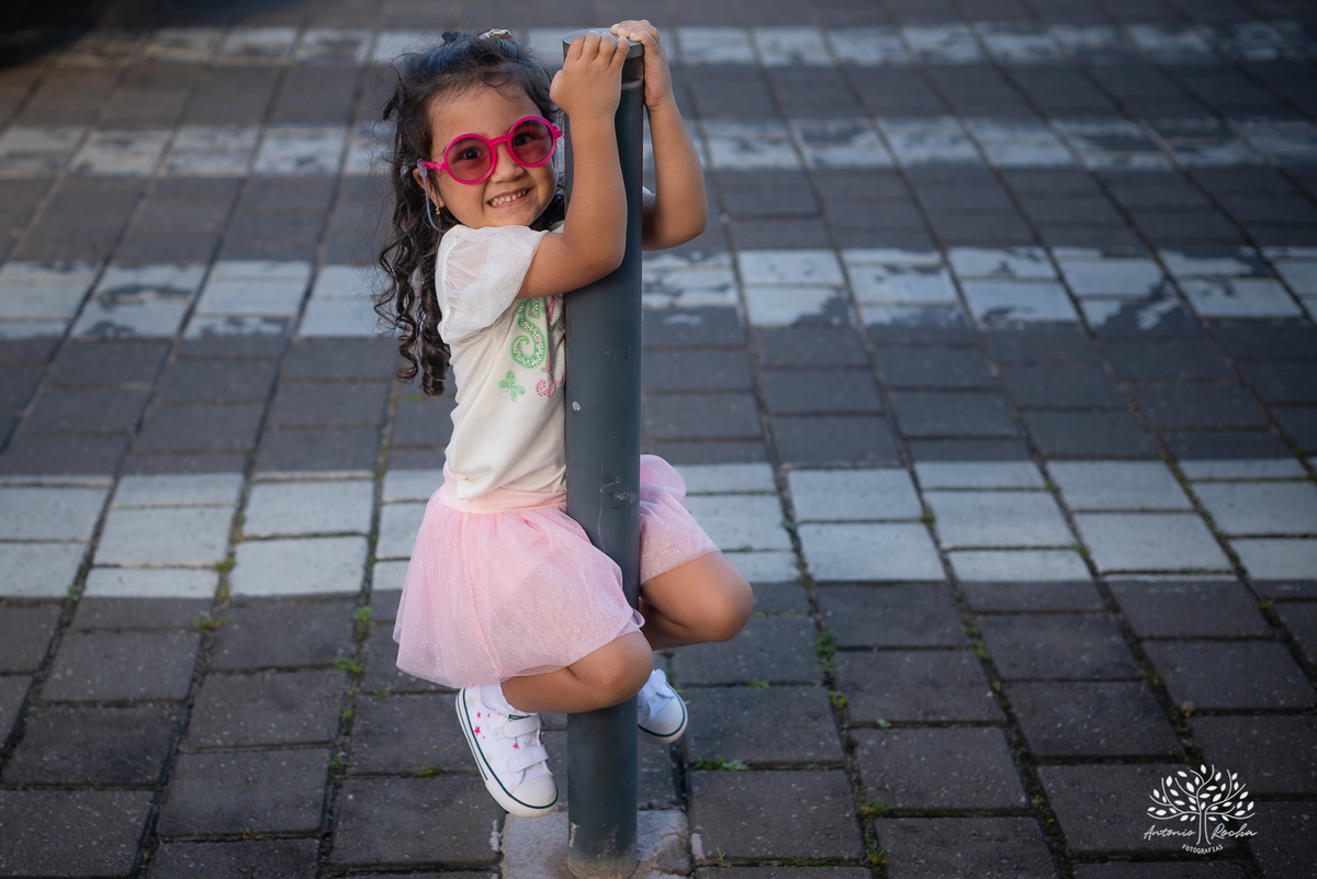 ensaio infantil - fotografia de família - aniversário de 4 anos - ensaio externo - registro de infância - fotógrafo profissional - ar livre - fotos espontâneas - memórias da infância - ensaio com luz natural - Antonio Rocha Fotografias – Pelotas – Una