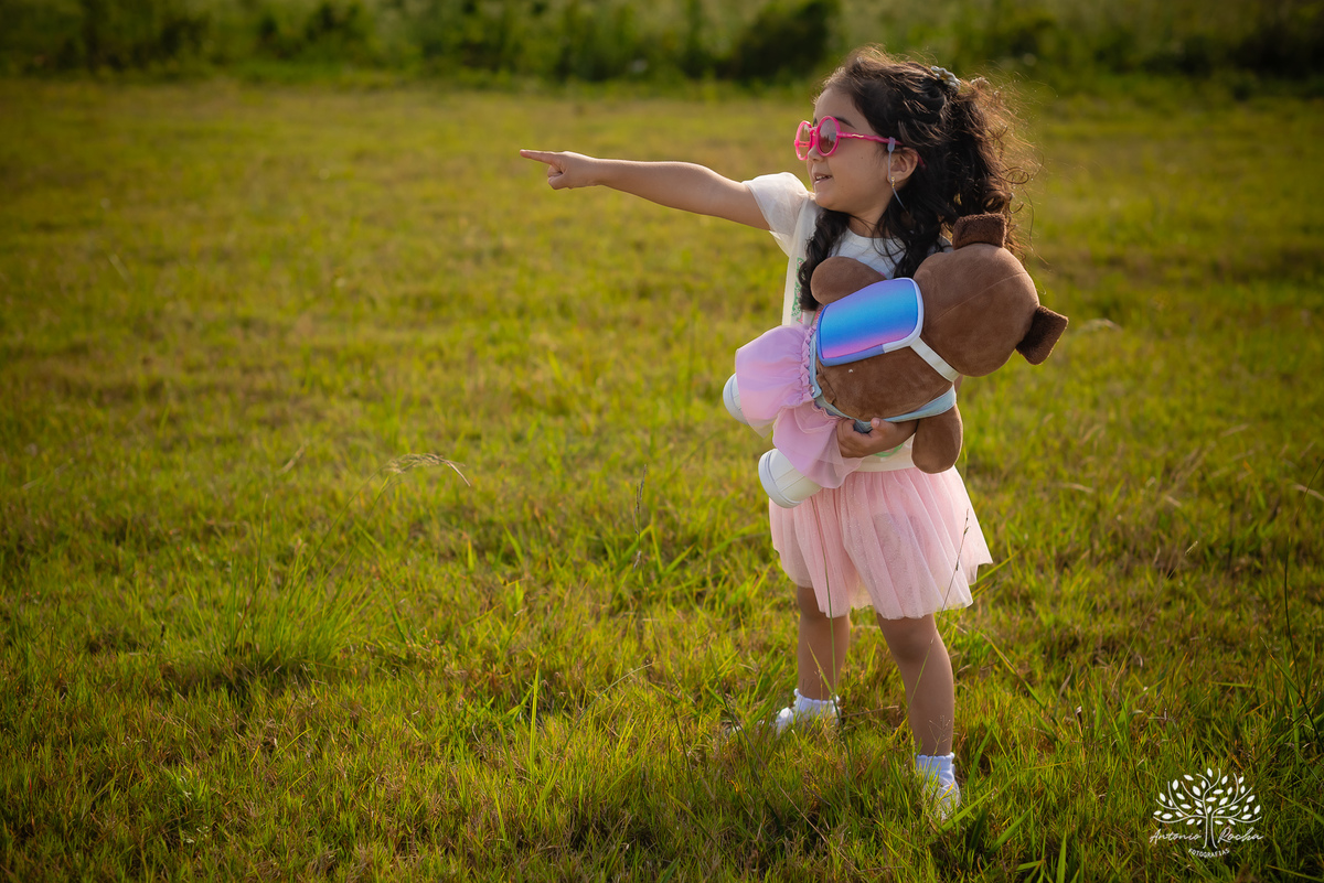 ensaio infantil - fotografia de família - aniversário de 4 anos - ensaio externo - registro de infância - fotógrafo profissional - ar livre - fotos espontâneas - memórias da infância - ensaio com luz natural - Antonio Rocha Fotografias – Pelotas – Una