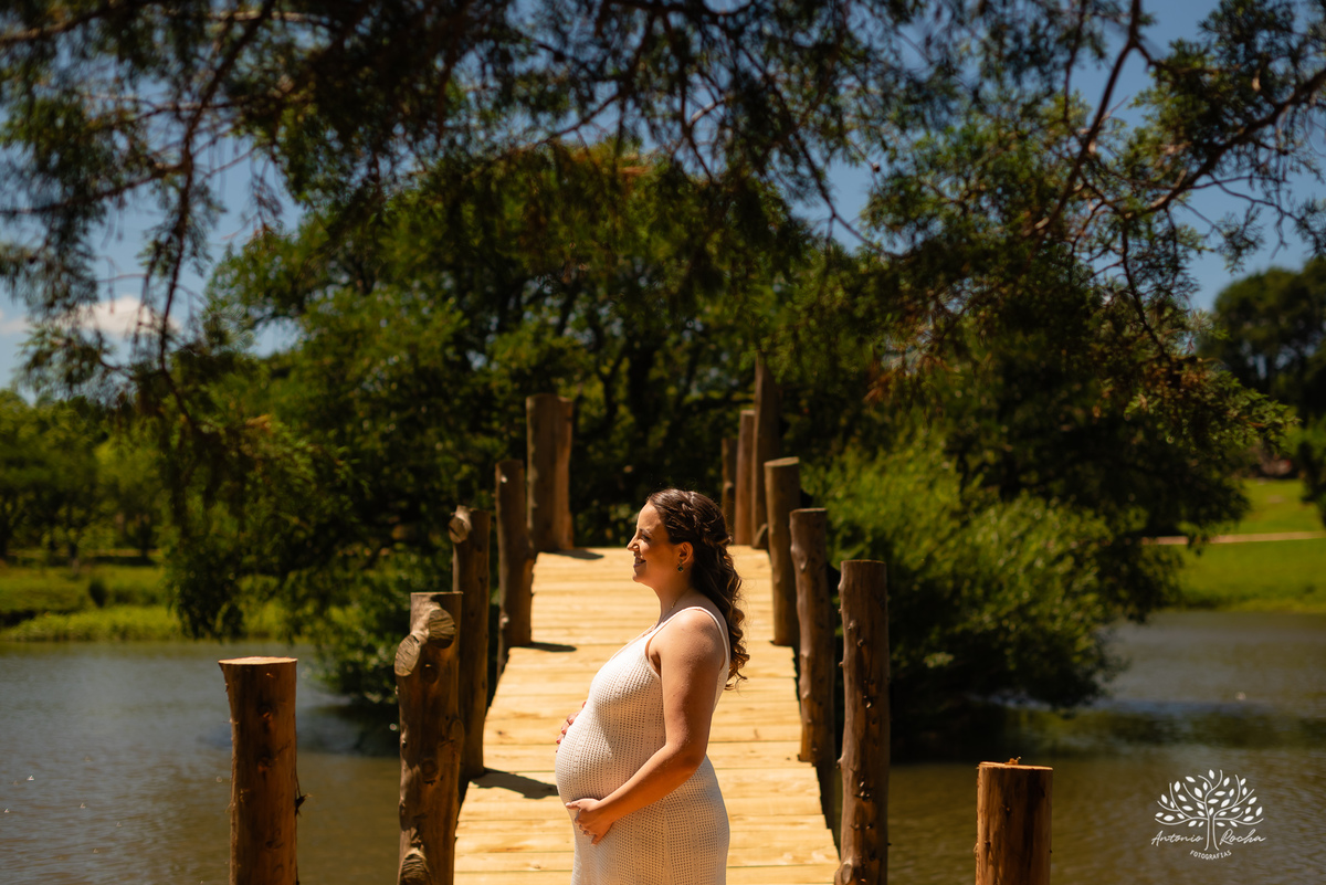 ensaio de gestante - Maiara e Filipe - espera do Théo - vinícola Nardello - manhã ensolarada - fotos de gestante - fotografia de família - registro de momentos - pais de primeira viagem - ensaio gestante ao ar livre - Antonio Rocha Fotografias - Pelotas