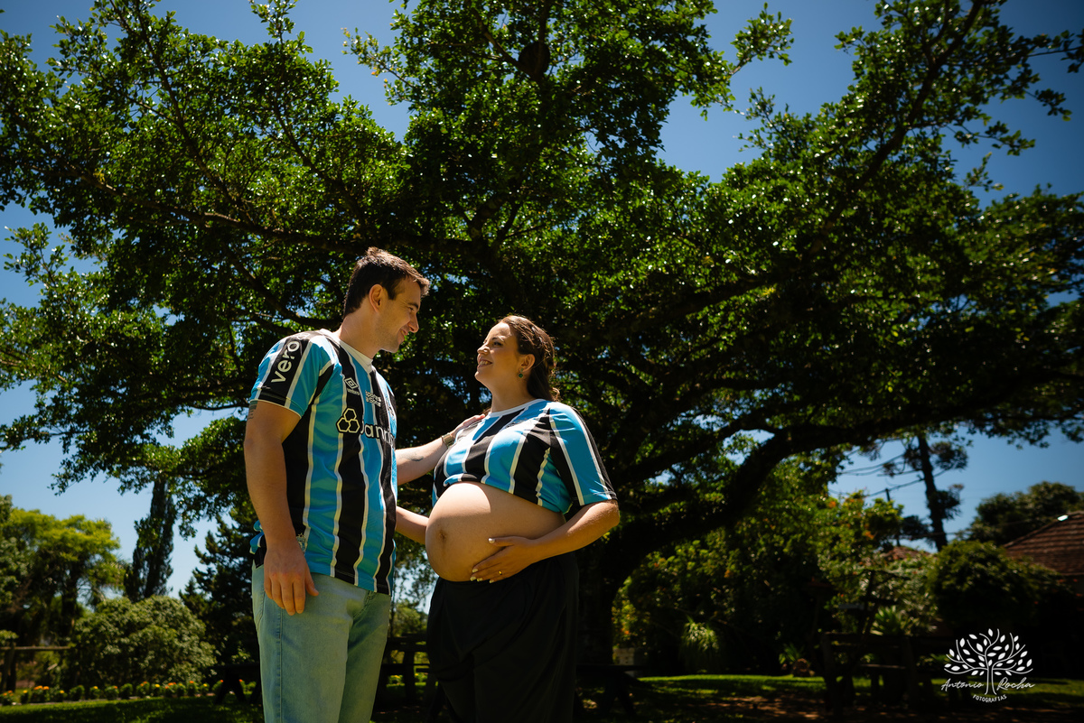 ensaio de gestante - Maiara e Filipe - espera do Théo - vinícola Nardello - manhã ensolarada - fotos de gestante - fotografia de família - registro de momentos - pais de primeira viagem - ensaio gestante ao ar livre - Antonio Rocha Fotografias - Pelotas