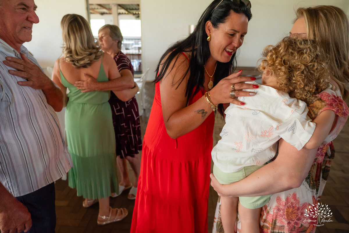 Comemoração - Aniversário - Bento - 2 anos - 60 anos - Avós - Família - Festa - Fotografia - Registro - Memórias - Música ao vivo - Bandinha - Interior - Amigos - Emoção - Alegria - Gestação - Caio - Momentos especiais -Antonio Rocha Fotografias - Pelotas