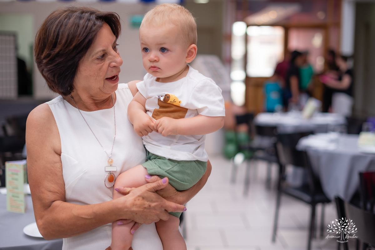 Primeiro aninho - festa infantil - fotografia de aniversário - registros especiais - crianças brincando - fotografia espontânea - fotografia profissional - evento infantil - emoção - fotografia documental - fotógrafo de família – Antonio Rocha Fotografias