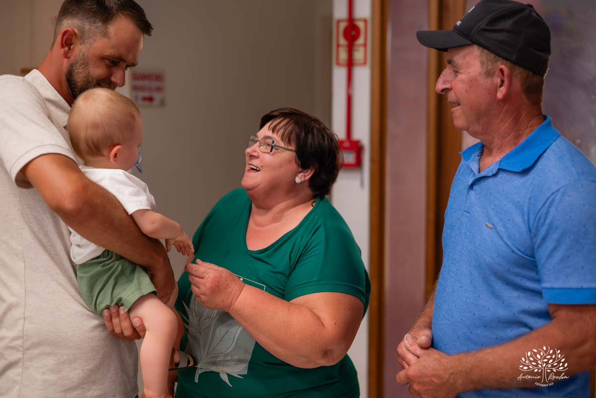 Primeiro aninho - festa infantil - fotografia de aniversário - registros especiais - crianças brincando - fotografia espontânea - fotografia profissional - evento infantil - emoção - fotografia documental - fotógrafo de família – Antonio Rocha Fotografias