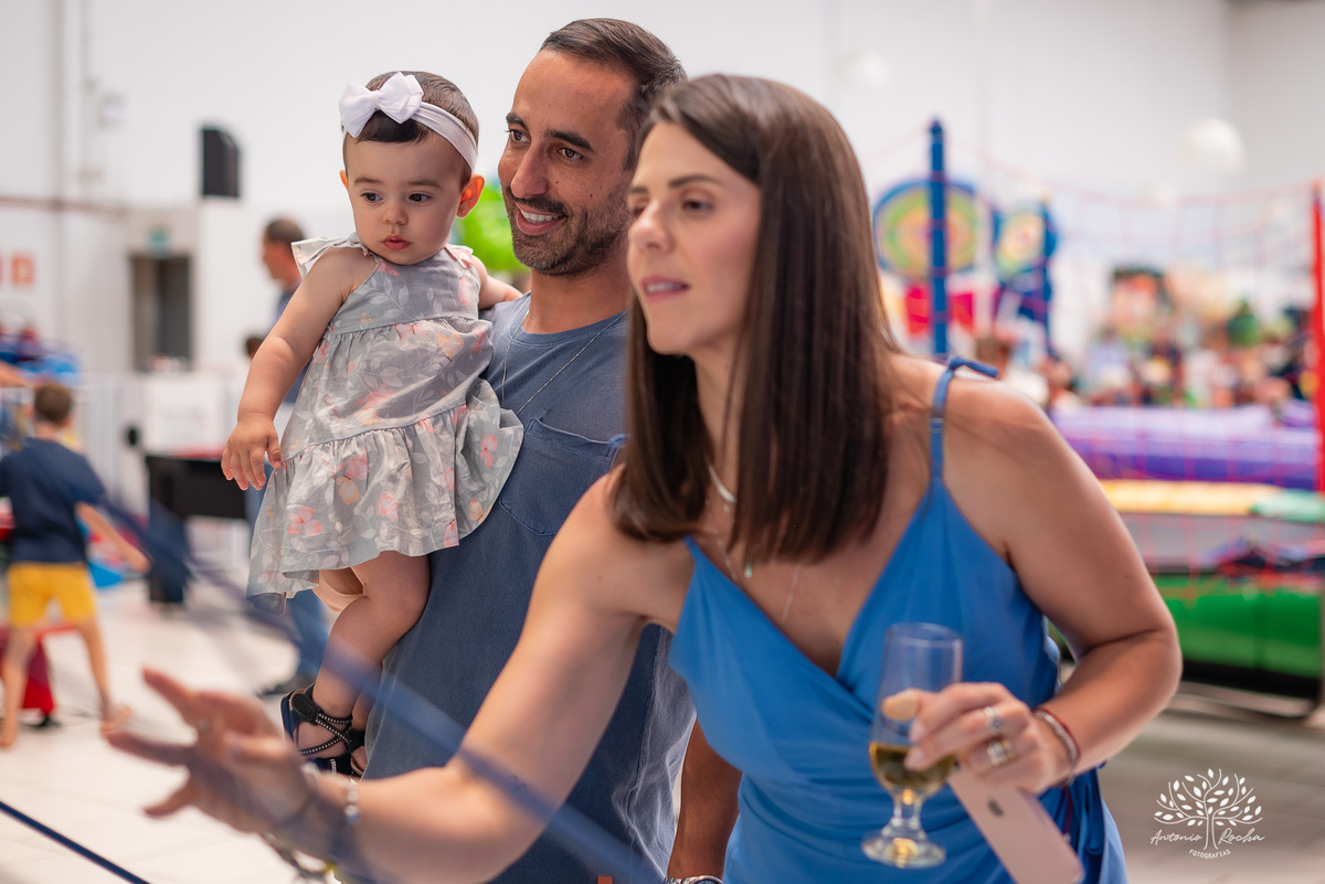 Primeiro aninho - festa infantil - fotografia de aniversário - registros especiais - crianças brincando - fotografia espontânea - fotografia profissional - evento infantil - emoção - fotografia documental - fotógrafo de família – Antonio Rocha Fotografias