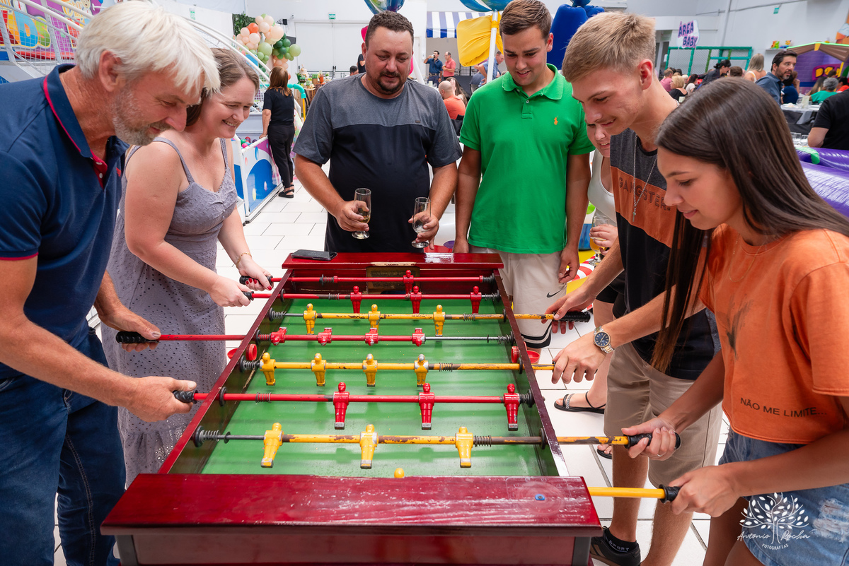 Primeiro aninho - festa infantil - fotografia de aniversário - registros especiais - crianças brincando - fotografia espontânea - fotografia profissional - evento infantil - emoção - fotografia documental - fotógrafo de família – Antonio Rocha Fotografias