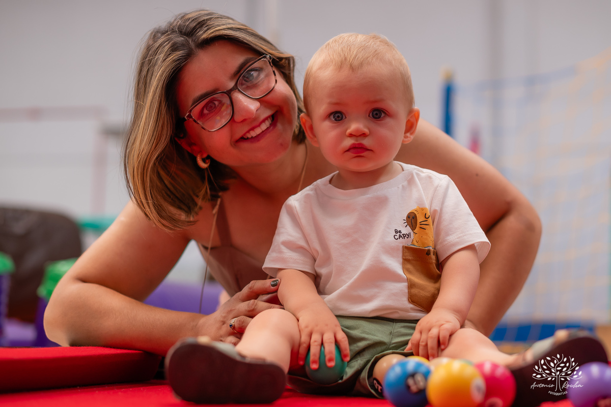 Primeiro aninho - festa infantil - fotografia de aniversário - registros especiais - crianças brincando - fotografia espontânea - fotografia profissional - evento infantil - emoção - fotografia documental - fotógrafo de família – Antonio Rocha Fotografias