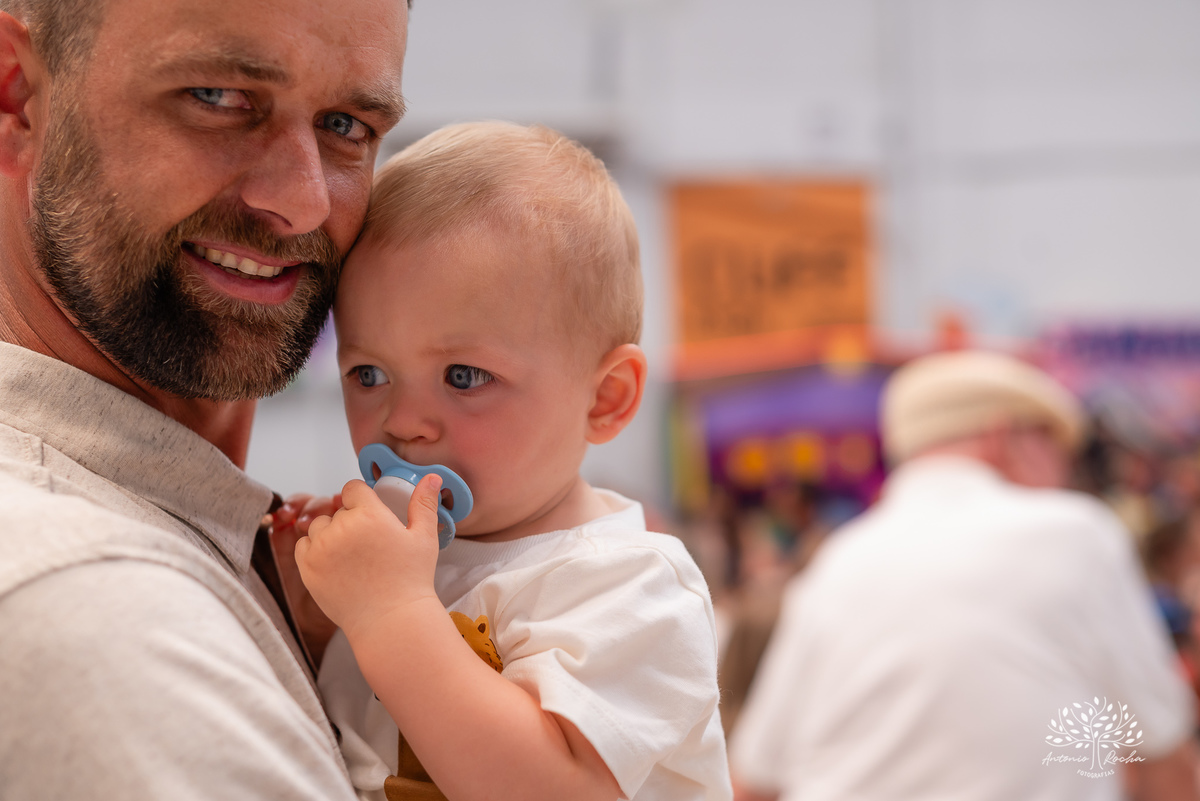 Primeiro aninho - festa infantil - fotografia de aniversário - registros especiais - crianças brincando - fotografia espontânea - fotografia profissional - evento infantil - emoção - fotografia documental - fotógrafo de família – Antonio Rocha Fotografias