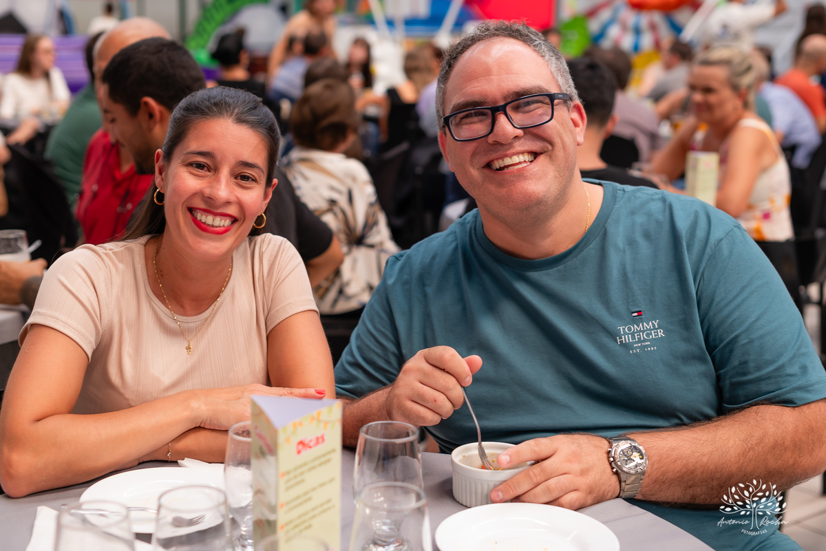 Primeiro aninho - festa infantil - fotografia de aniversário - registros especiais - crianças brincando - fotografia espontânea - fotografia profissional - evento infantil - emoção - fotografia documental - fotógrafo de família – Antonio Rocha Fotografias