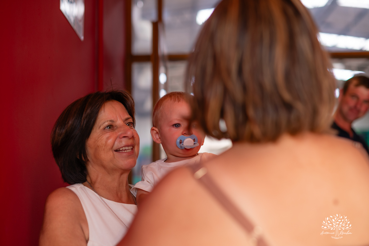 Primeiro aninho - festa infantil - fotografia de aniversário - registros especiais - crianças brincando - fotografia espontânea - fotografia profissional - evento infantil - emoção - fotografia documental - fotógrafo de família – Antonio Rocha Fotografias