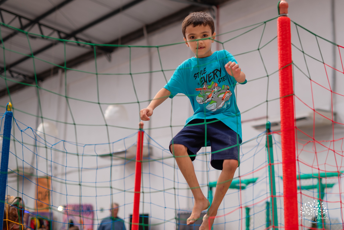 Primeiro aninho - festa infantil - fotografia de aniversário - registros especiais - crianças brincando - fotografia espontânea - fotografia profissional - evento infantil - emoção - fotografia documental - fotógrafo de família – Antonio Rocha Fotografias