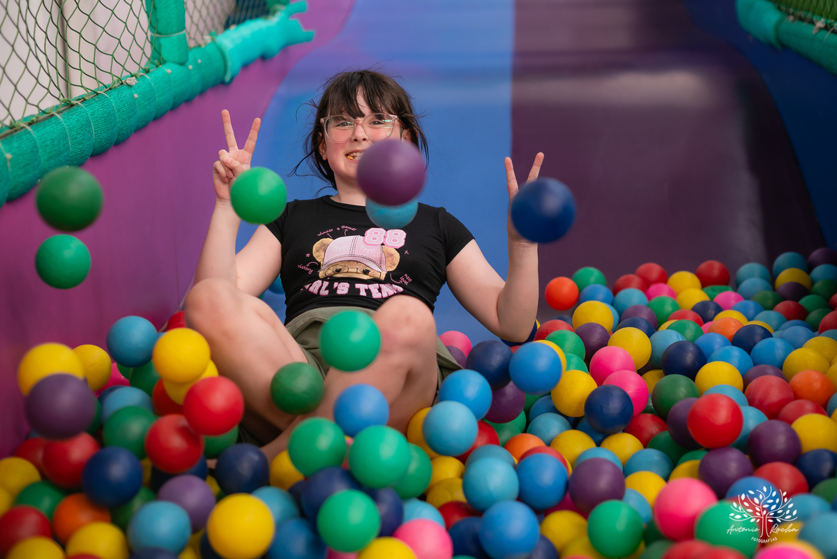 Primeiro aninho - festa infantil - fotografia de aniversário - registros especiais - crianças brincando - fotografia espontânea - fotografia profissional - evento infantil - emoção - fotografia documental - fotógrafo de família – Antonio Rocha Fotografias