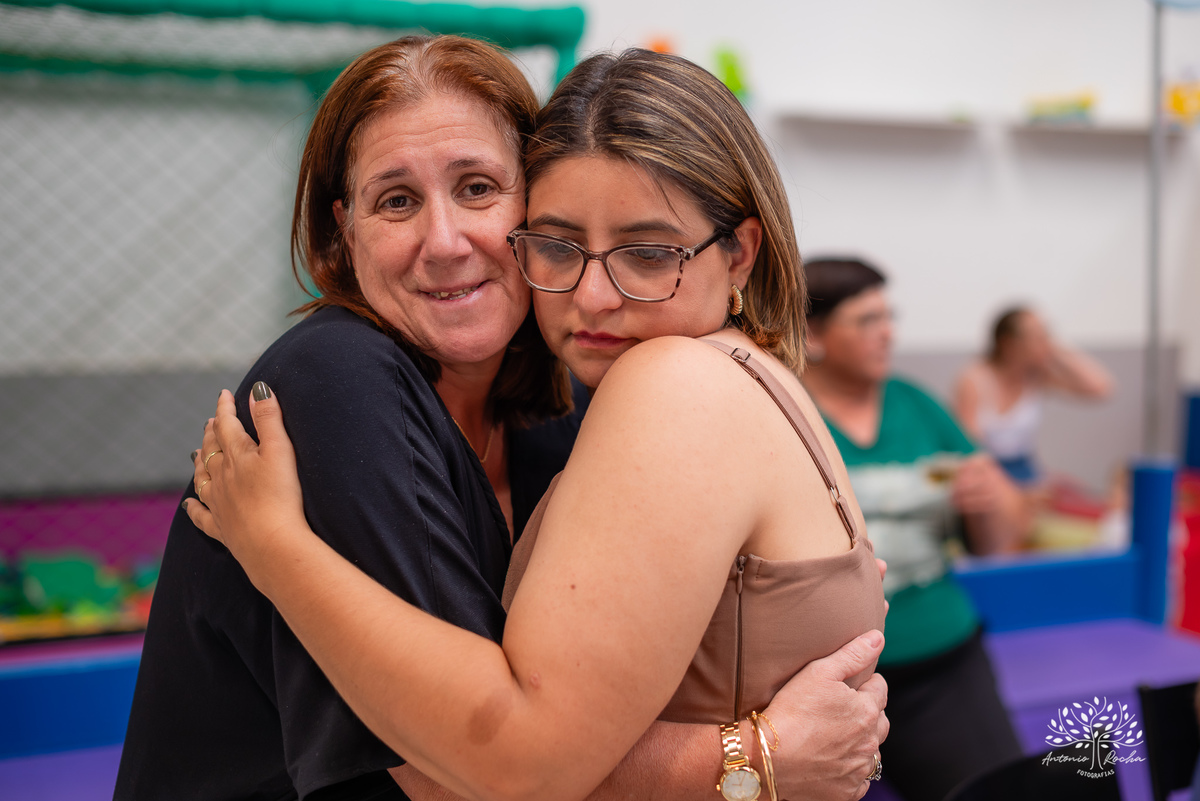 Primeiro aninho - festa infantil - fotografia de aniversário - registros especiais - crianças brincando - fotografia espontânea - fotografia profissional - evento infantil - emoção - fotografia documental - fotógrafo de família – Antonio Rocha Fotografias