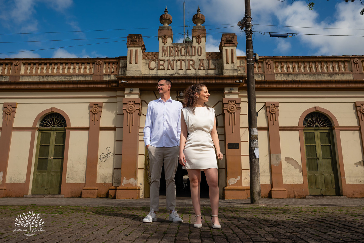 ensaio - casal - Pelotas - Centro Histórico - carros antigos - Landaú - Chevette - amor - cumplicidade - parceria - dedicação - fotografia de casal - conexão - união - grande dia - história de amor - Antonio Rocha Fotografias - Pelotas - casamento - o sim