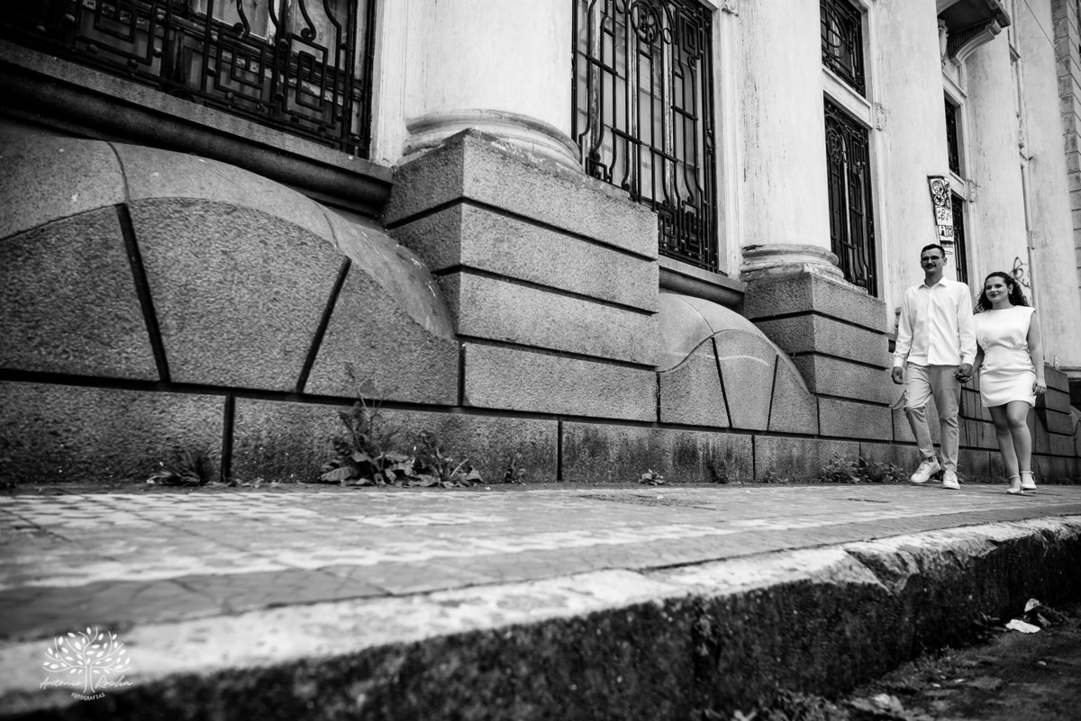 ensaio - casal - Pelotas - Centro Histórico - carros antigos - Landaú - Chevette - amor - cumplicidade - parceria - dedicação - fotografia de casal - conexão - união - grande dia - história de amor - Antonio Rocha Fotografias - Pelotas - casamento - o sim