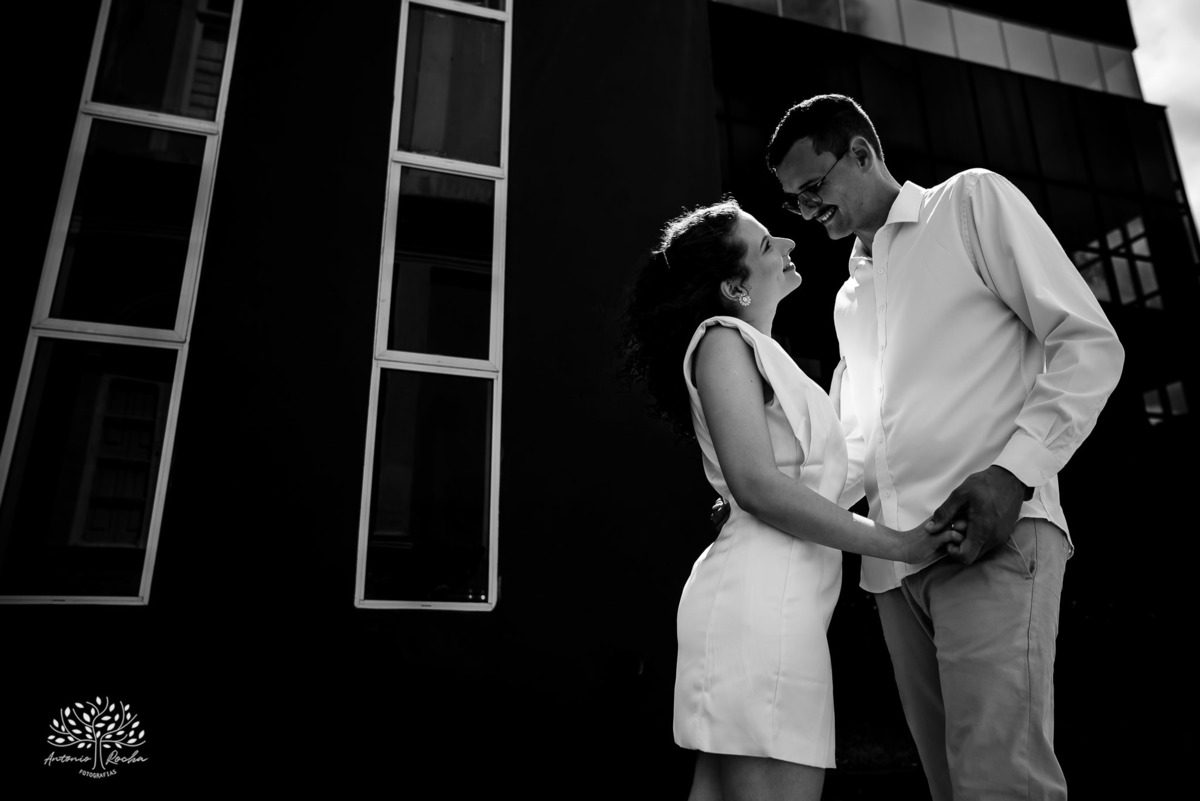 ensaio - casal - Pelotas - Centro Histórico - carros antigos - Landaú - Chevette - amor - cumplicidade - parceria - dedicação - fotografia de casal - conexão - união - grande dia - história de amor - Antonio Rocha Fotografias - Pelotas - casamento - o sim