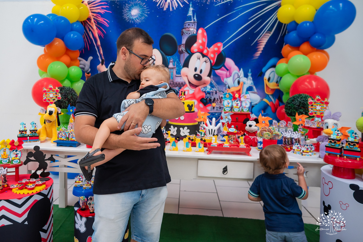Gael - aniversário - festa infantil - 1 ano - amor - alegria - fotografia - memórias - família - diversão - carinho - sorrisos - momentos especiais - recordações – celebração – Pelotas – Antonio Rocha Fotografias – Michey – Cliff Kids