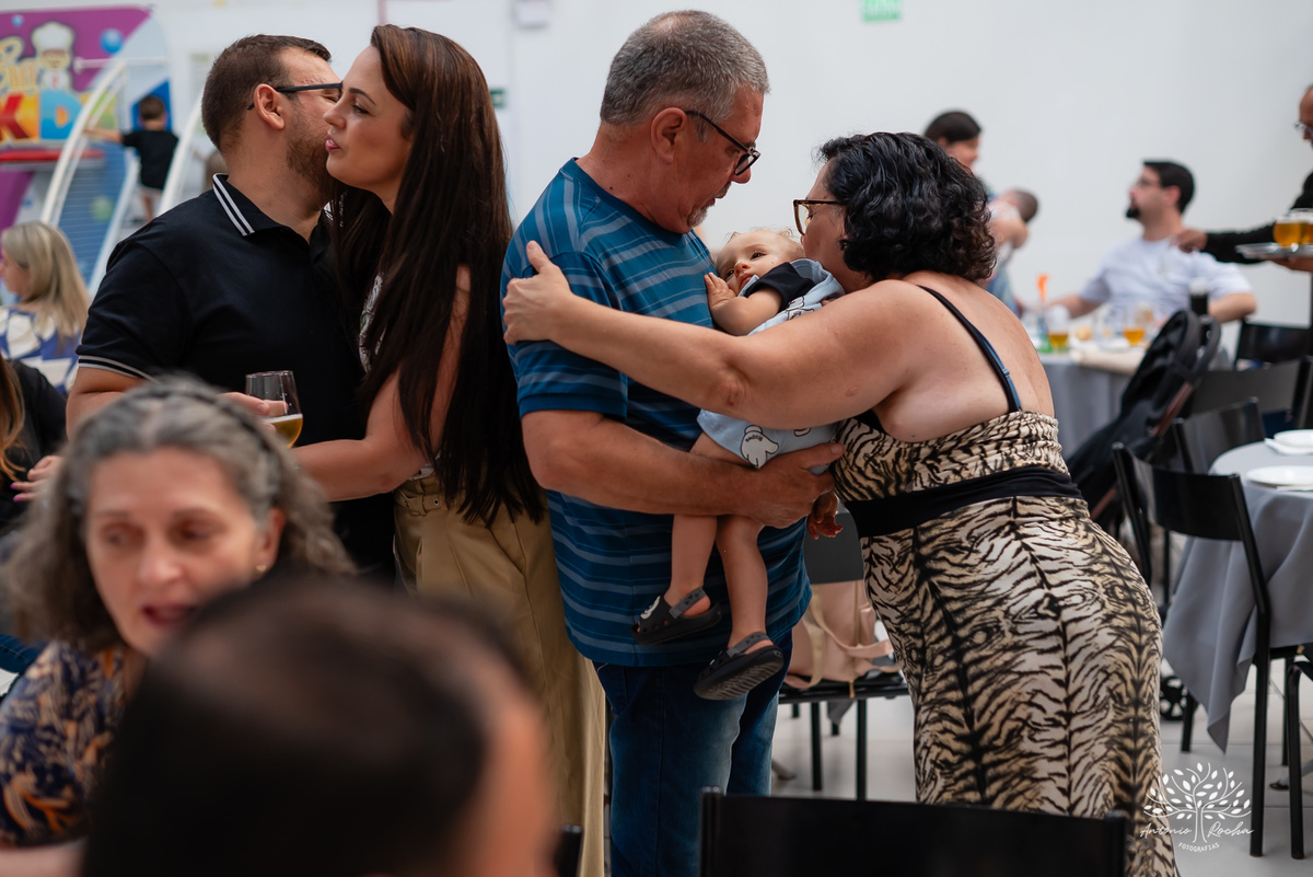 Gael - aniversário - festa infantil - 1 ano - amor - alegria - fotografia - memórias - família - diversão - carinho - sorrisos - momentos especiais - recordações – celebração – Pelotas – Antonio Rocha Fotografias – Michey – Cliff Kids