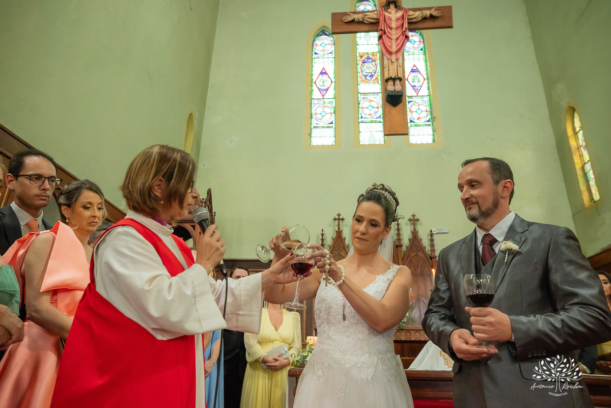 Gabi - Luiz - casamento - amor - cerimônia - Igreja Cabeluda –pet alianças - recepção - pista de dança - celebração - Sant’ Helena Eventos - registros fotográficos - amor verdadeiro - memórias - confiança - carinho - Antonio Rocha Fotografias - Pelotas
