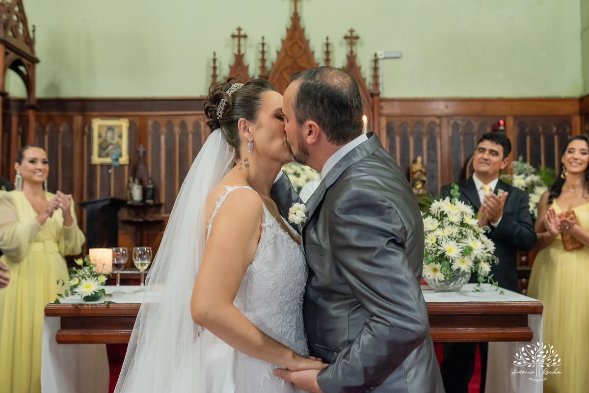 Gabi - Luiz - casamento - amor - cerimônia - Igreja Cabeluda –pet alianças - recepção - pista de dança - celebração - Sant’ Helena Eventos - registros fotográficos - amor verdadeiro - memórias - confiança - carinho - Antonio Rocha Fotografias - Pelotas