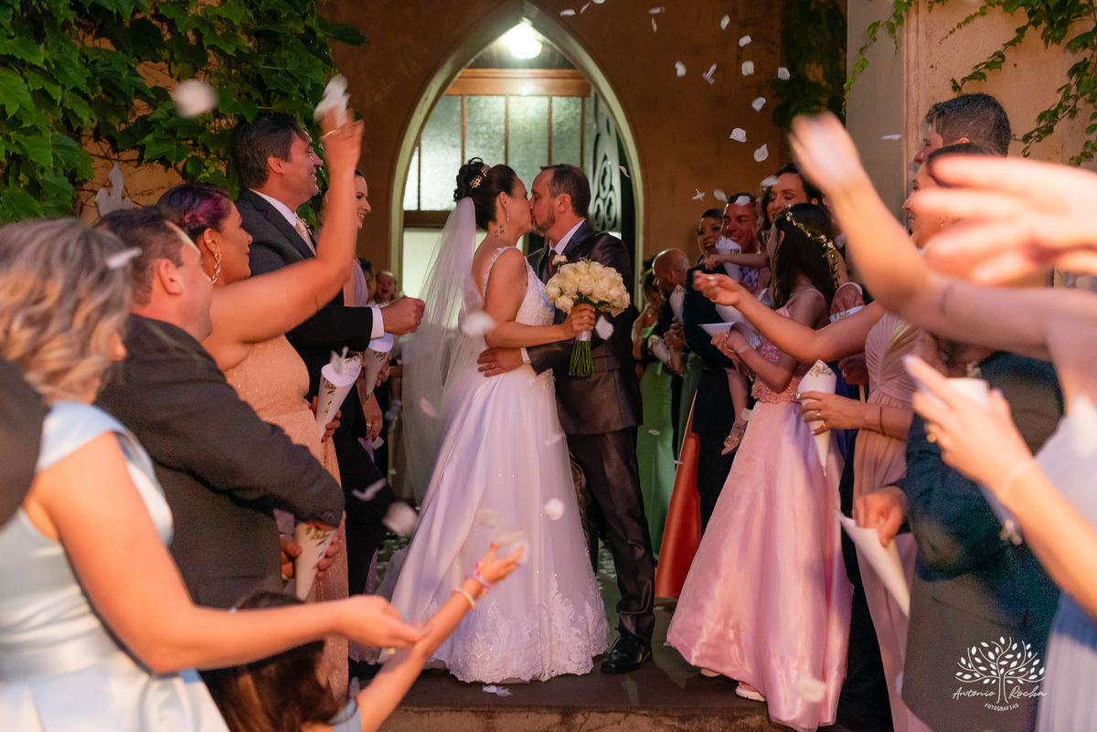 Gabi - Luiz - casamento - amor - cerimônia - Igreja Cabeluda –pet alianças - recepção - pista de dança - celebração - Sant’ Helena Eventos - registros fotográficos - amor verdadeiro - memórias - confiança - carinho - Antonio Rocha Fotografias - Pelotas