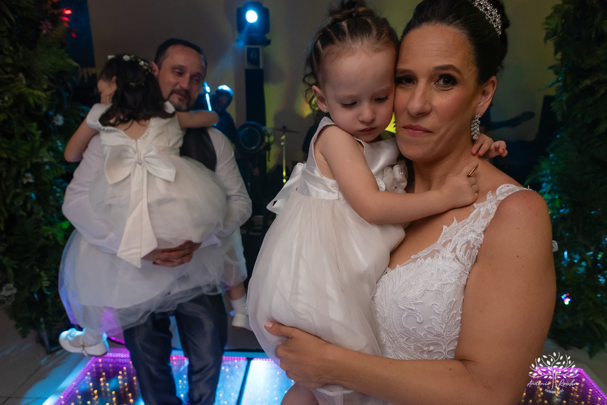 Gabi - Luiz - casamento - amor - cerimônia - Igreja Cabeluda –pet alianças - recepção - pista de dança - celebração - Sant’ Helena Eventos - registros fotográficos - amor verdadeiro - memórias - confiança - carinho - Antonio Rocha Fotografias - Pelotas