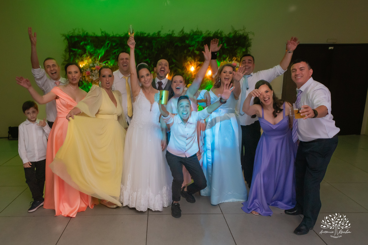Gabi - Luiz - casamento - amor - cerimônia - Igreja Cabeluda –pet alianças - recepção - pista de dança - celebração - Sant’ Helena Eventos - registros fotográficos - amor verdadeiro - memórias - confiança - carinho - Antonio Rocha Fotografias - Pelotas